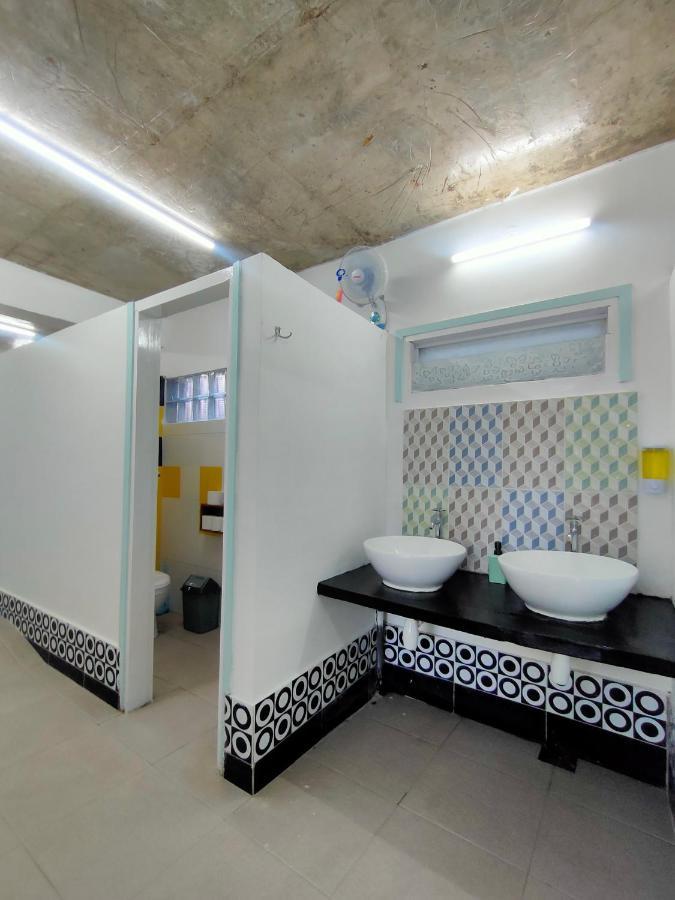 Gili Beach Bum Hostel Gili Trawangan Luaran gambar