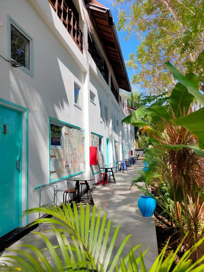 Gili Beach Bum Hostel Gili Trawangan Luaran gambar