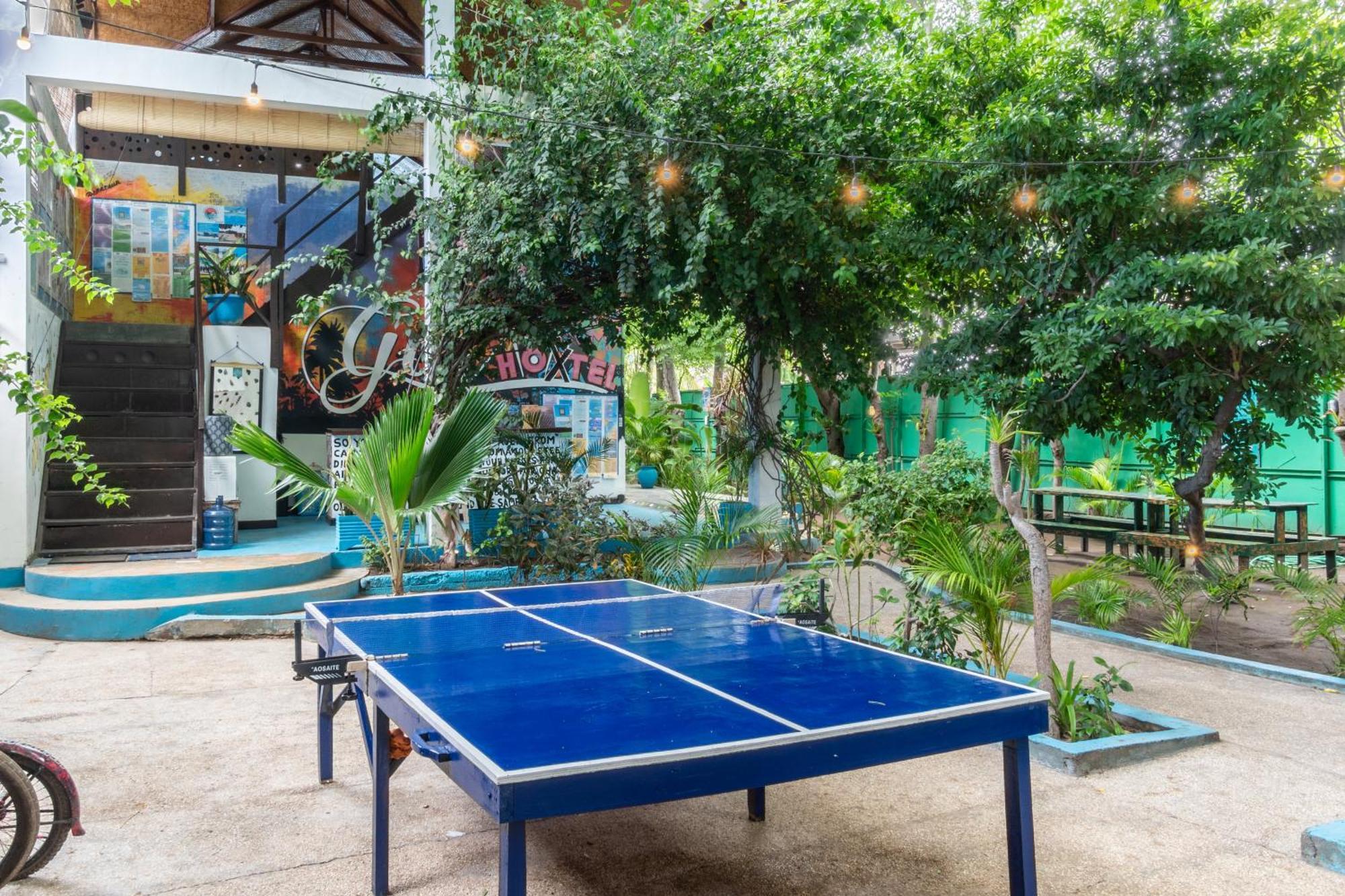 Gili Beach Bum Hostel Gili Trawangan Luaran gambar
