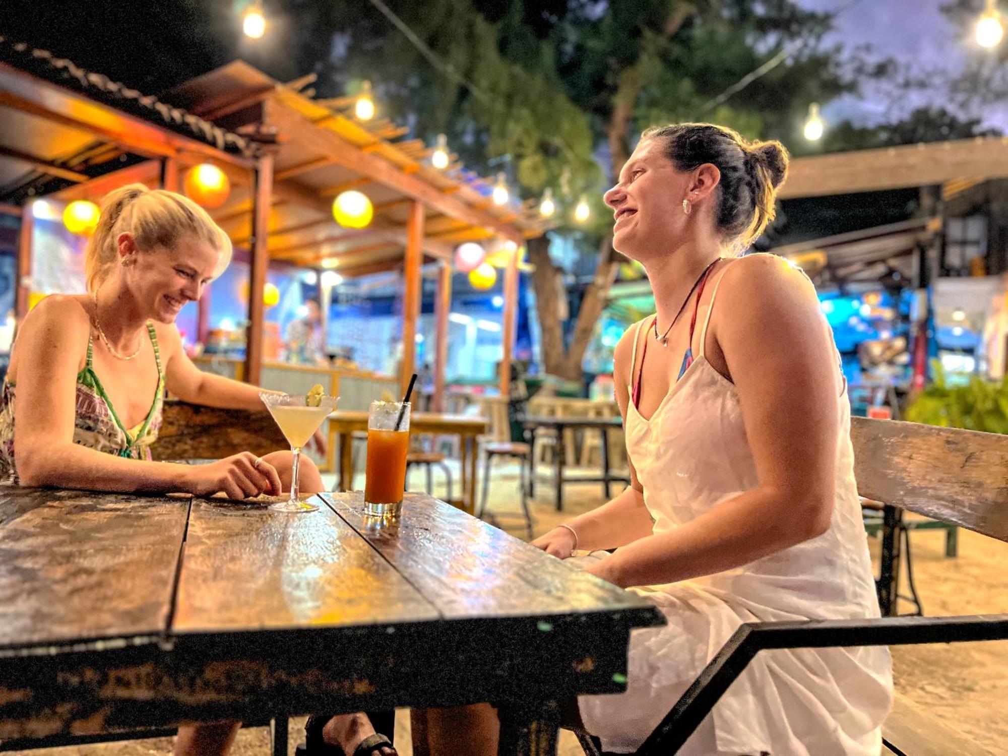 Gili Beach Bum Hostel Gili Trawangan Luaran gambar