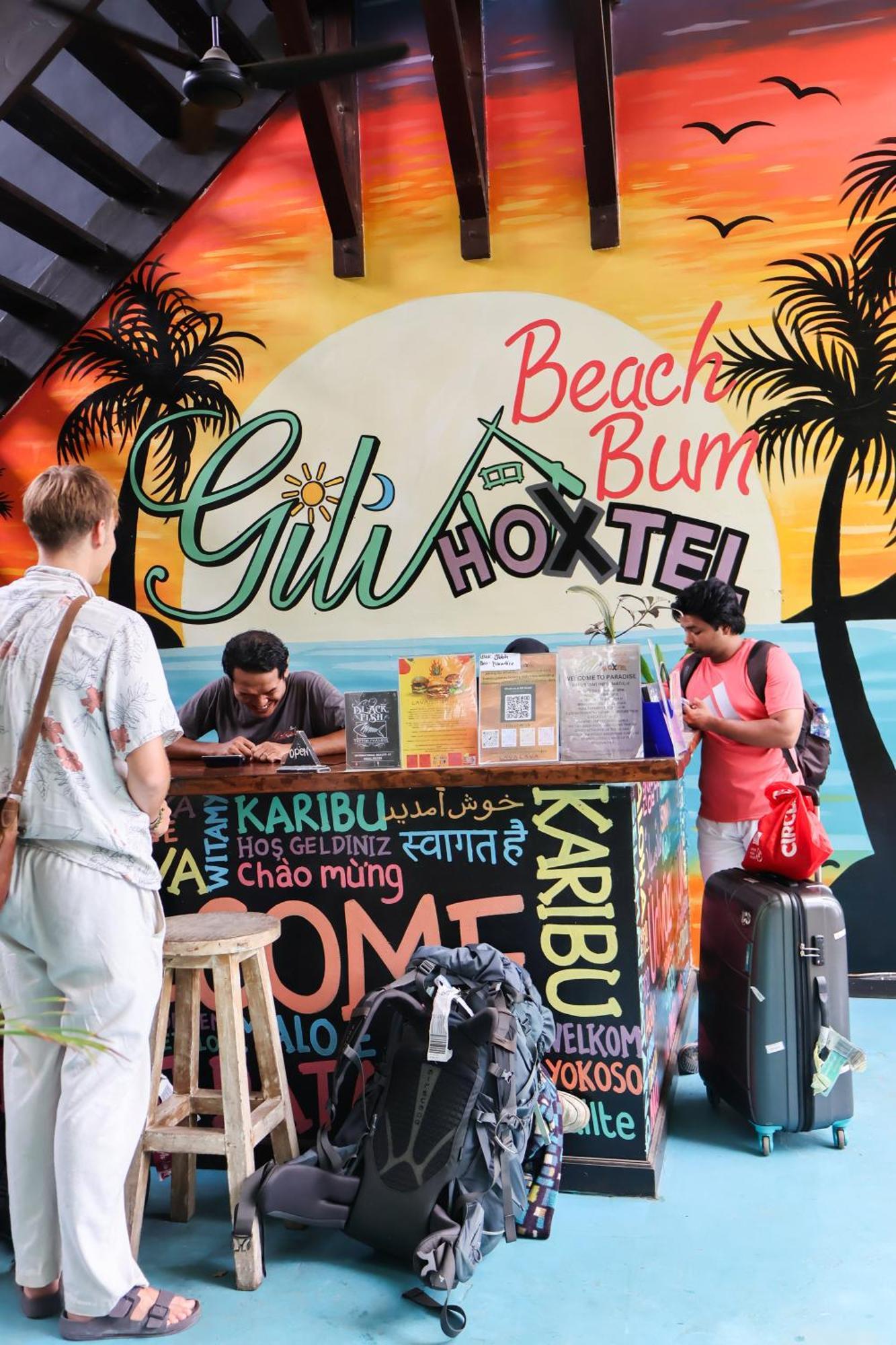 Gili Beach Bum Hostel Gili Trawangan Luaran gambar
